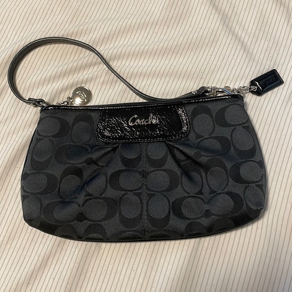 Coach Handbags - Coach Clutch/Wristlet Purse